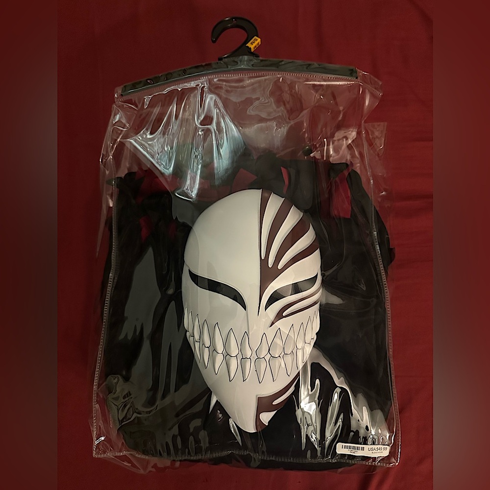 🗡️ Cosplay Ichigo Kurosaki of anime show Bleach 🗡️